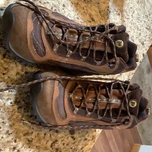 Women’s Merrell hiking boot